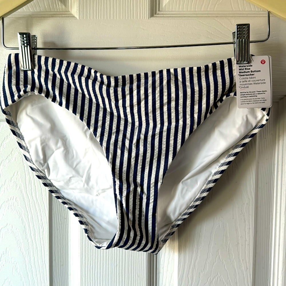 Lululemon waterside mid rise medium bottom in seersucker